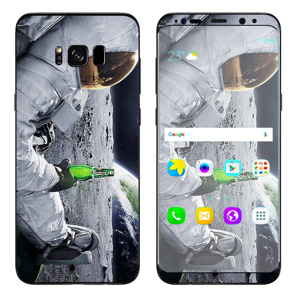 Astronaut Having A Beer Samsung Galaxy S8 Skin