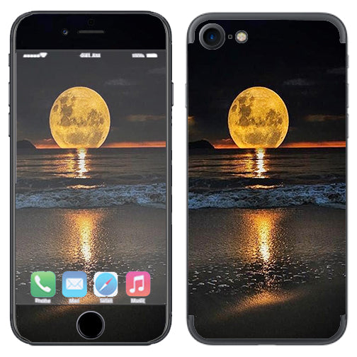  Full Moon And Sea Apple iPhone 7 or iPhone 8 Skin