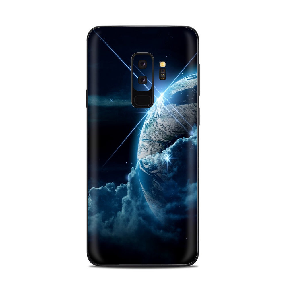  Earth Wrapped In Clouds Samsung Galaxy S9 Plus Skin