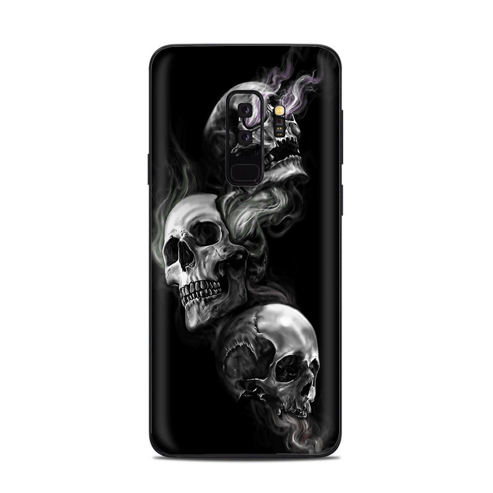  Glowing Skulls In Smoke Samsung Galaxy S9 Plus Skin