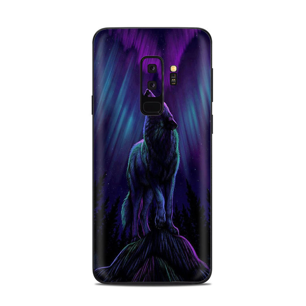  Wolf In Glowing Purple Background Samsung Galaxy S9 Plus Skin
