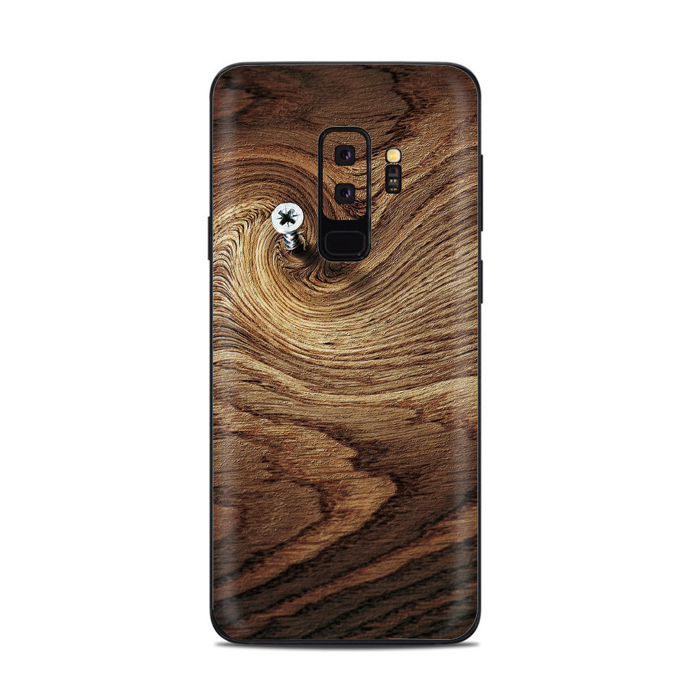  Dark Wood Knot Screw In Walnut Samsung Galaxy S9 Plus Skin